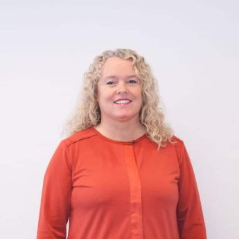 Beathe Hyldmo Bremset er ansatt hos Værnes Begravelsesbyrå