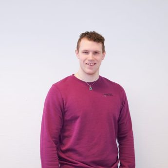 Haakon Hyldmo Bremset er ansatt hos Værnes Begravelsesbyrå