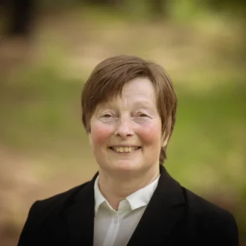 Bernice Levlin er ansatt hos Bergs Begravelsesbyrå AS