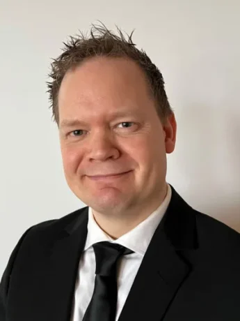 Per Einar Fredheim  er ansatt hos Personlig Gravferd AS